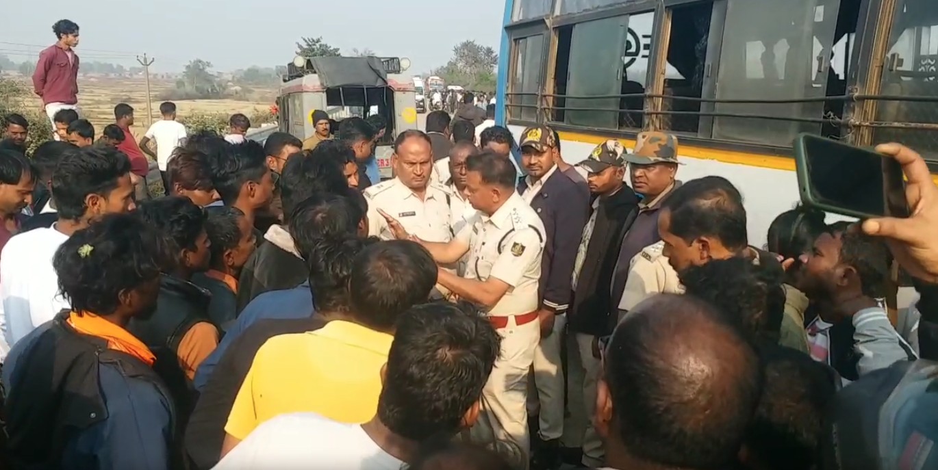 three persons killed road mishap