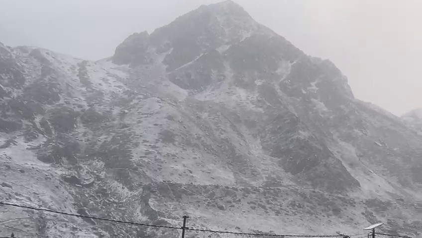 SNOWFALL IN KEDARNATH DHAM