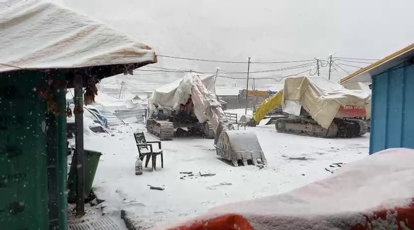SNOWFALL IN KEDARNATH DHAM