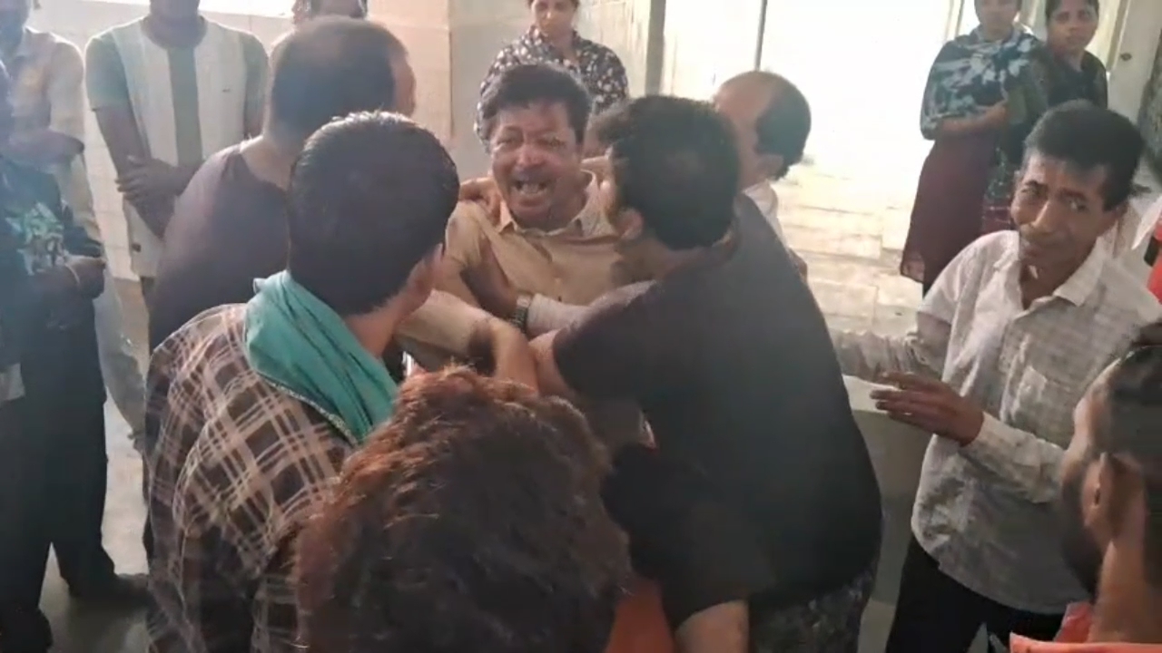 ନାବାଳକର ମୃତ୍ୟୁକୁ ନେଇ ହସ୍ପିଟାଲରେ ଏକ ଶୋକାକୁଳ ପରିବେଶ ସୃଷ୍ଟି ହୋଇଛି।