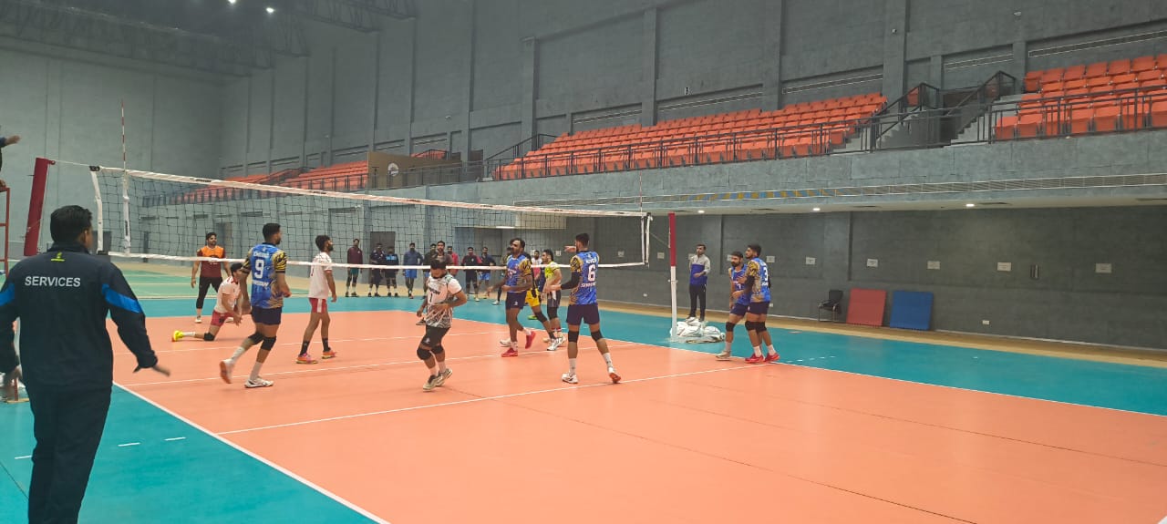 टूर्नामेंट के लिए खिलाड़ी प्रैक्टिस में जुटे हैं.