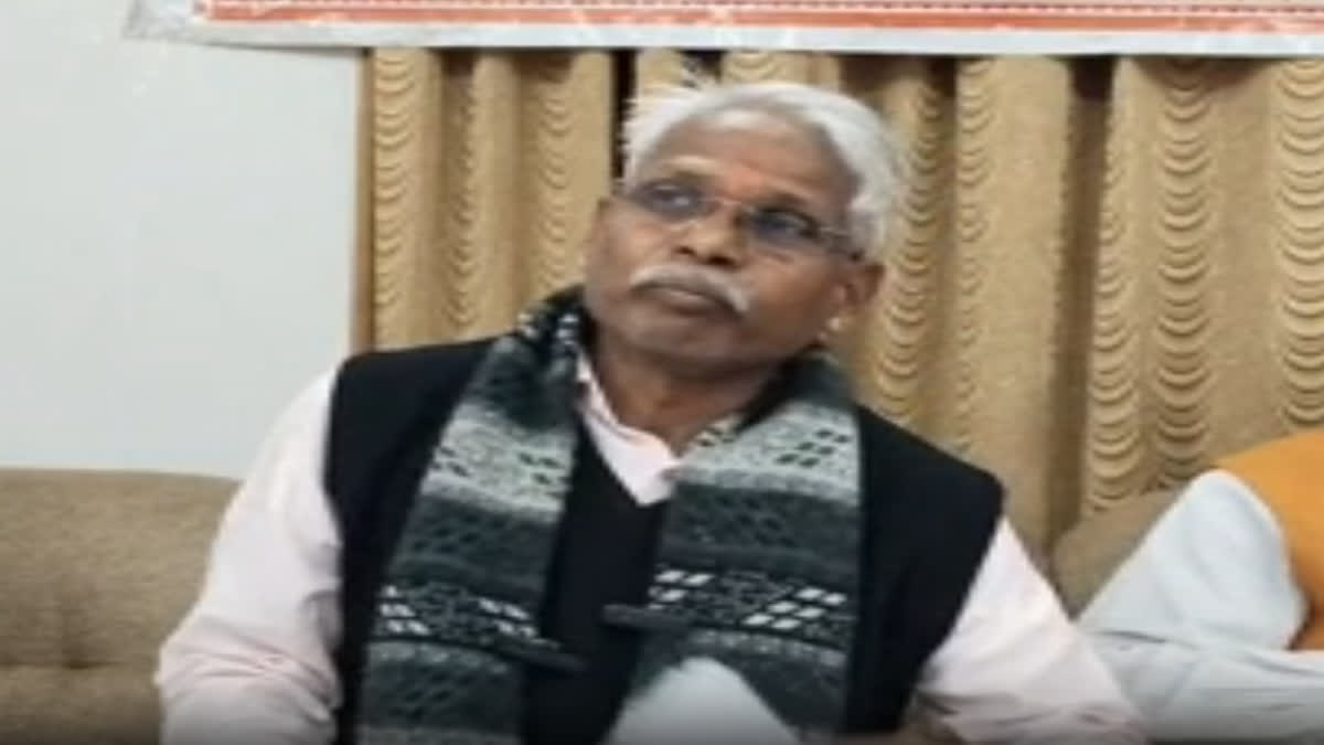 टीएडी मंत्री का हमला: विधायक घोघरा गुंडागर्दी करते हैं, सांसद रोत पांच साल  में करोड़पति कैसे बने?