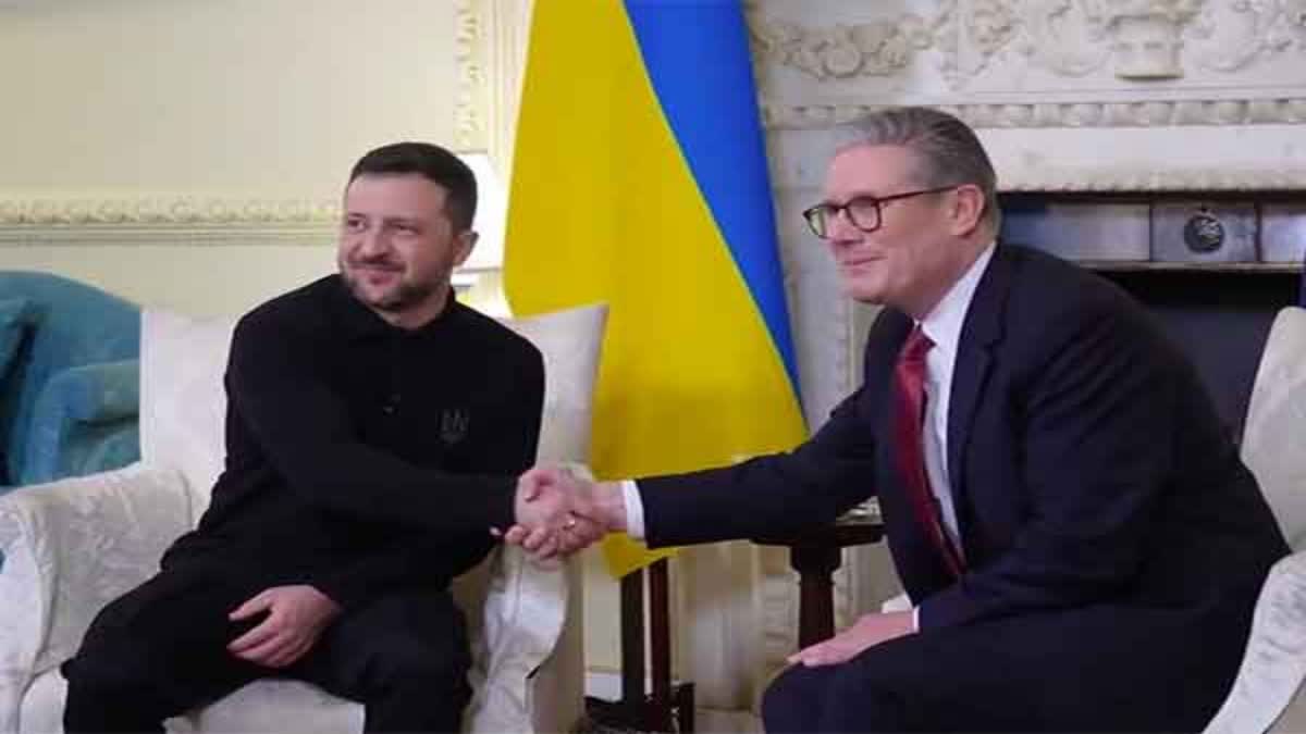 Volodymyr Zelenskyy and UK PM Keir Starmer