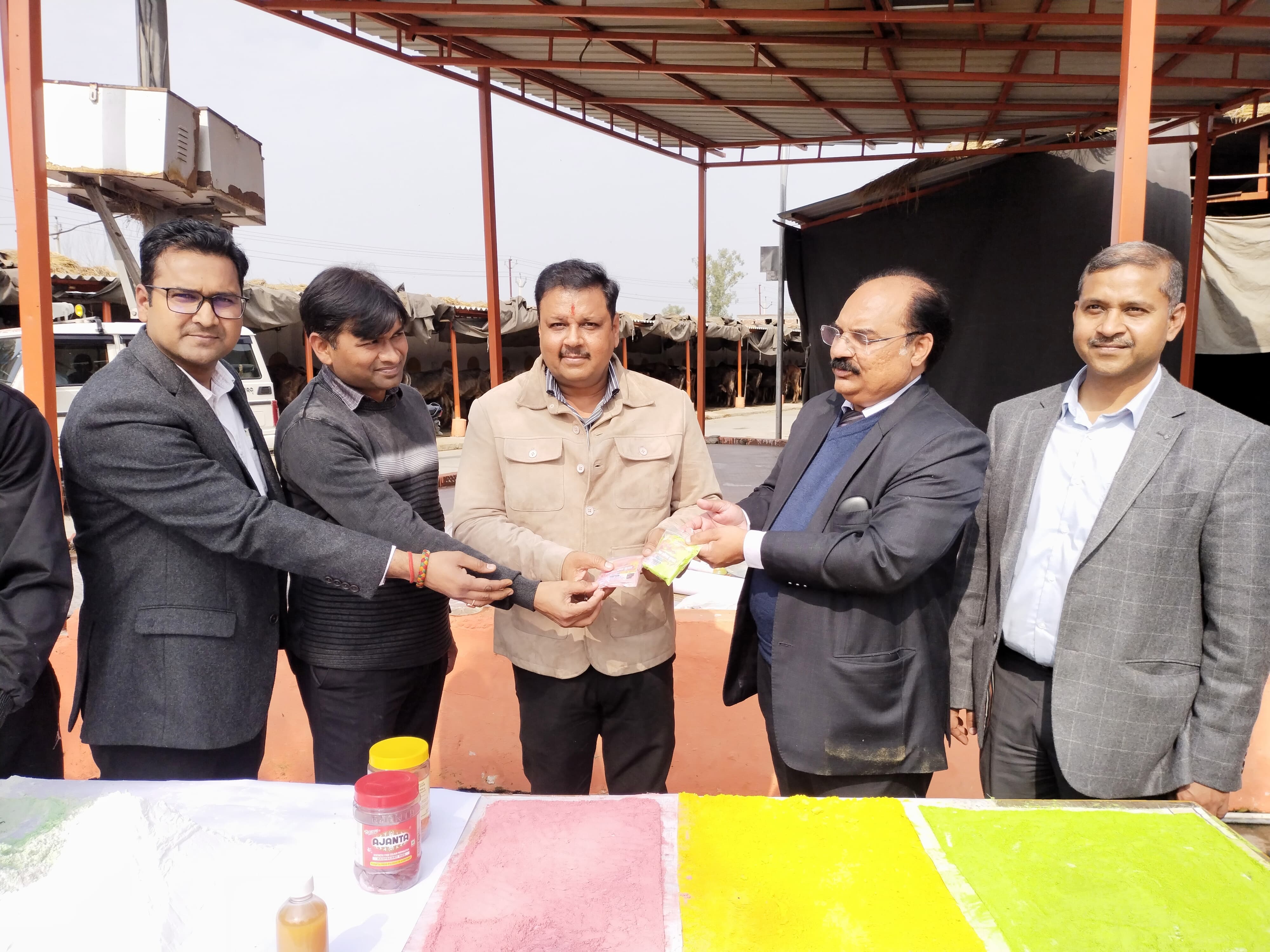 HOLI  WITH NATURAL PROPERTIES