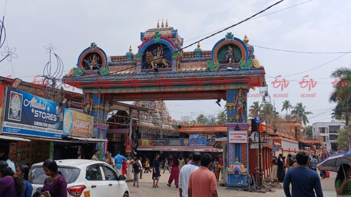 ആറ്റുകാൽ ദേവി ക്ഷേത്ര ഉത്സവം തിരുവനന്തപുരം ആറ്റുകാൽ പൊങ്കാല ലക്ഷക്കണക്കിന് ഭക്തർ പൊങ്കാലയ്ക്ക് ഗിന്നസ് ബുക്കിൽ ഇടംനേടിയ പൊങ്കാല