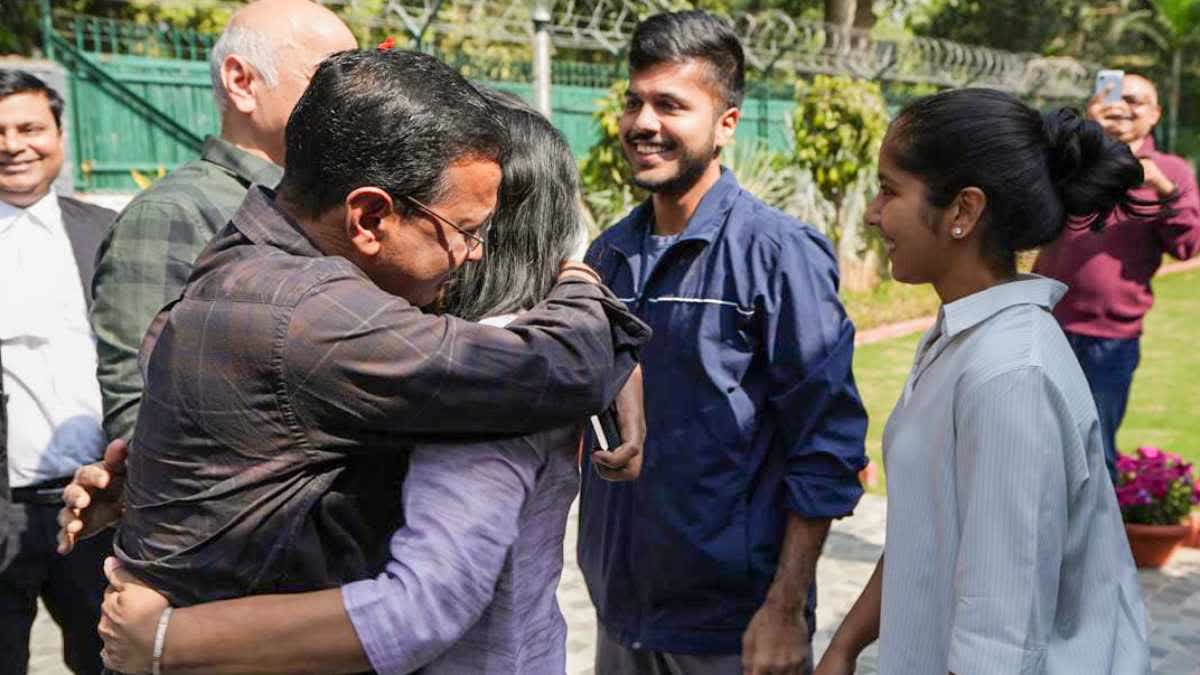 Congress termed acquittal of Kejriwal fixed match between aap and bjp ahead 2027 assembly elections