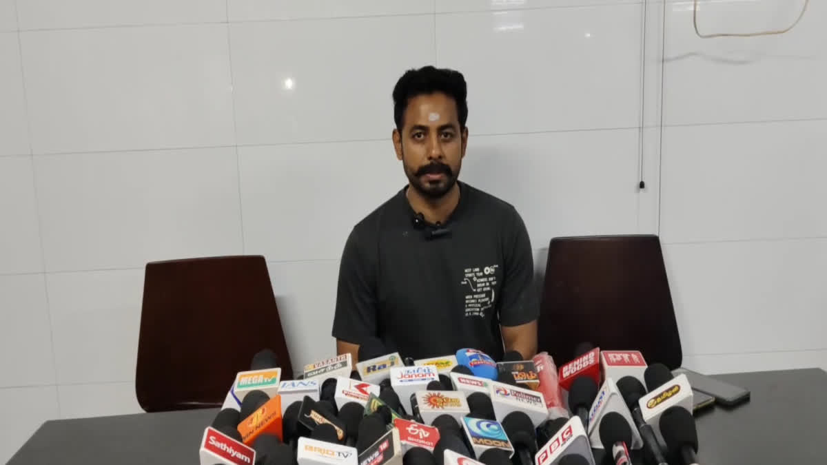 நடிகர் ஆரி