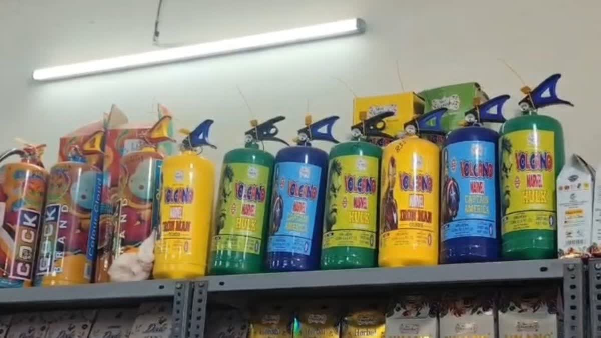 holi makes market colorful