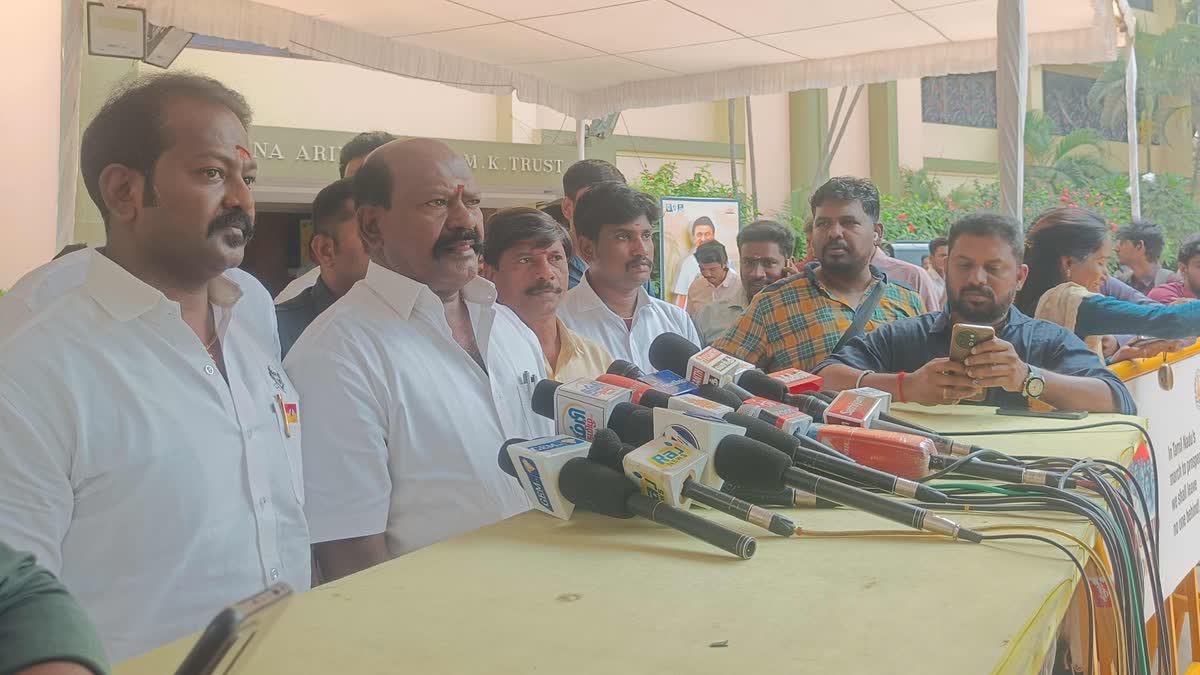 எர்ணாவூர் நாராயணன்