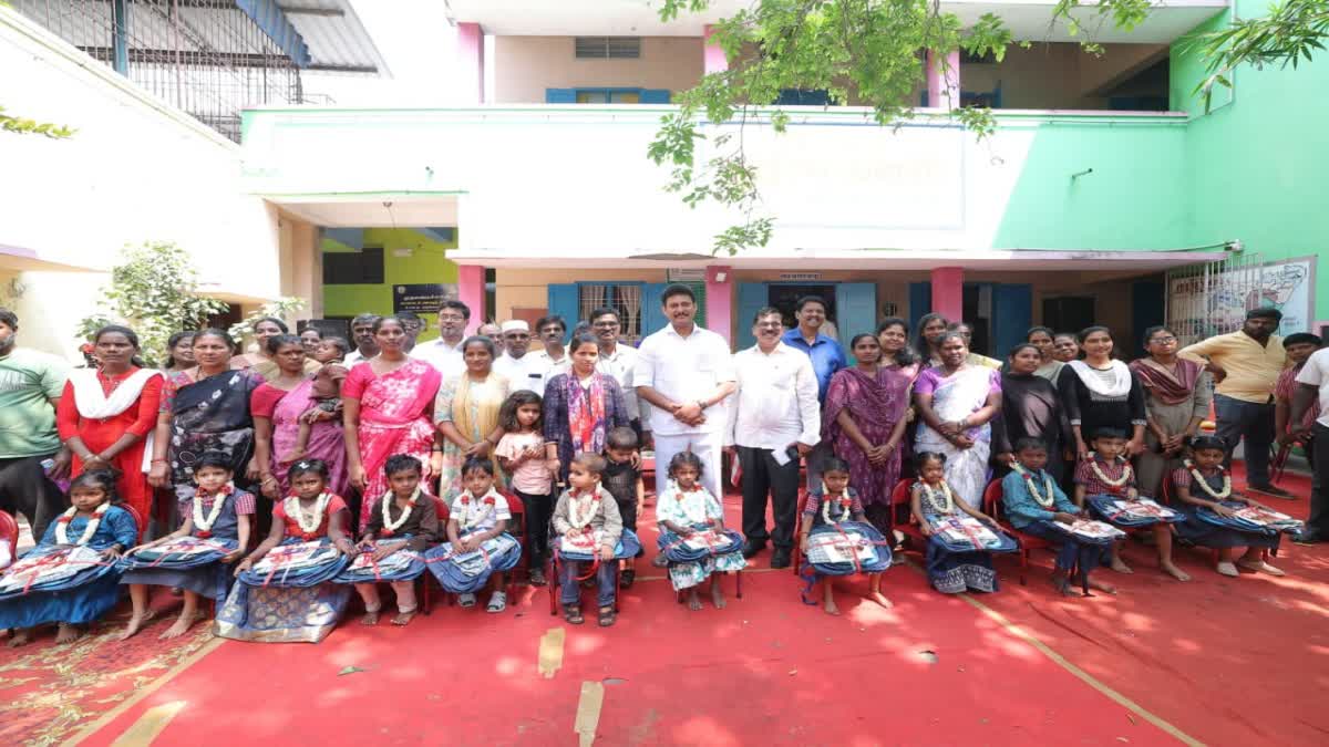 தமிழ்நாடு அரசு பள்ளிகளில் இன்று மாணவர் சேர்க்கை துவக்கம்