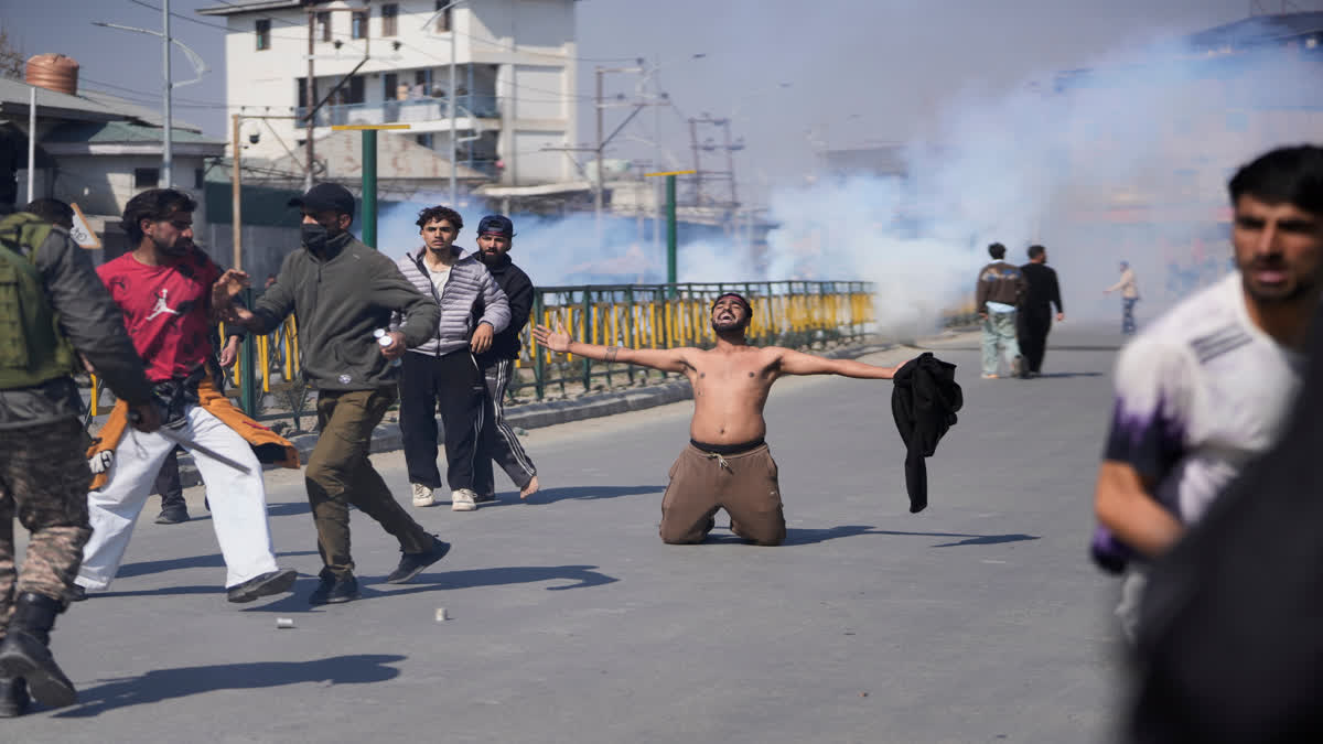 سرینگر میں ایران کی حمایت میں احتجاج