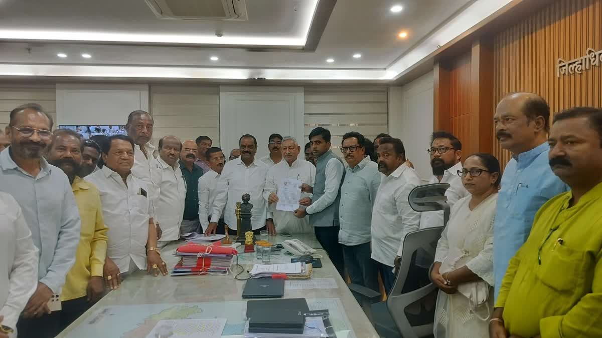 खासदार शाहू महाराज यांच्या अध्यक्षतेखाली जिल्हाधिकाऱ्यांसोबत महत्त्वपूर्ण बैठक