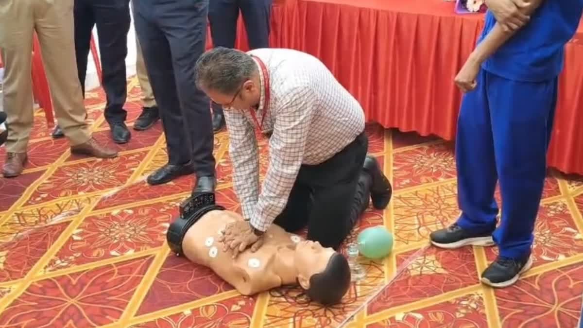 CPR DEMO FOR HEART ATTACK