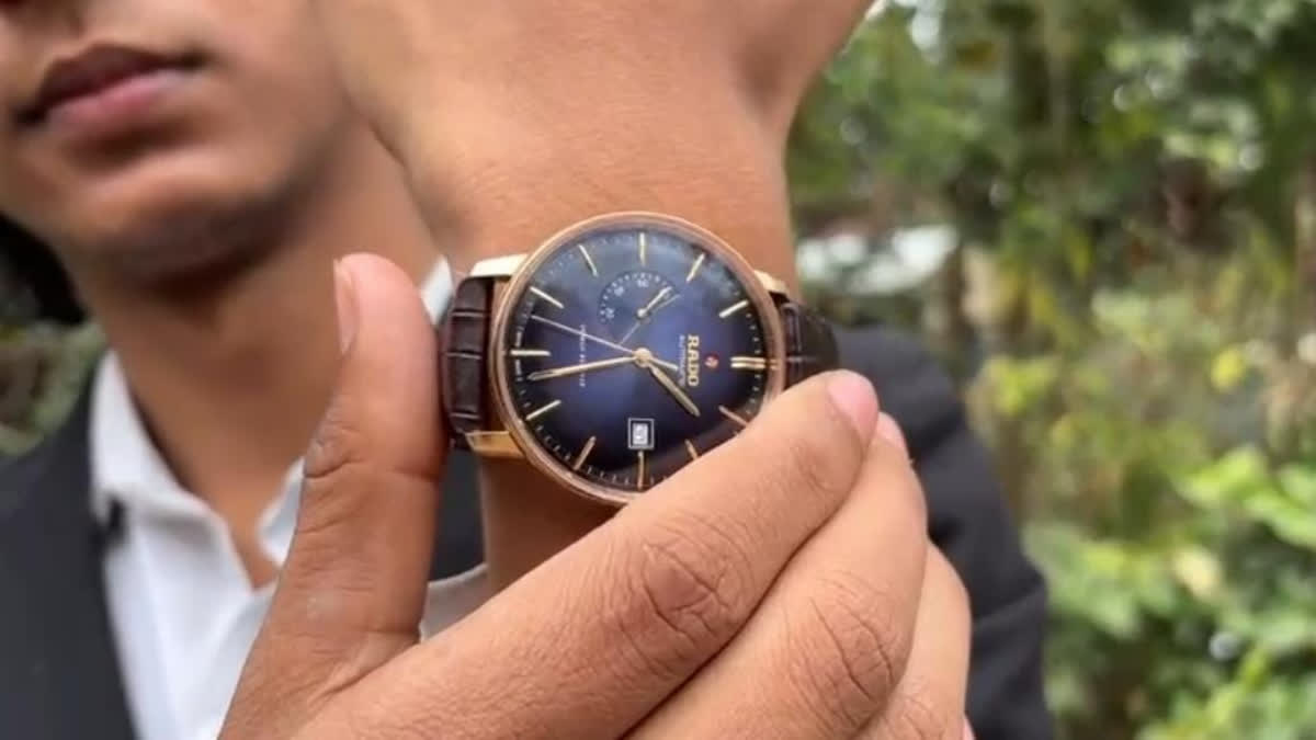 Himanta Biswa Sarma gave a watch as a gift to Bhagin