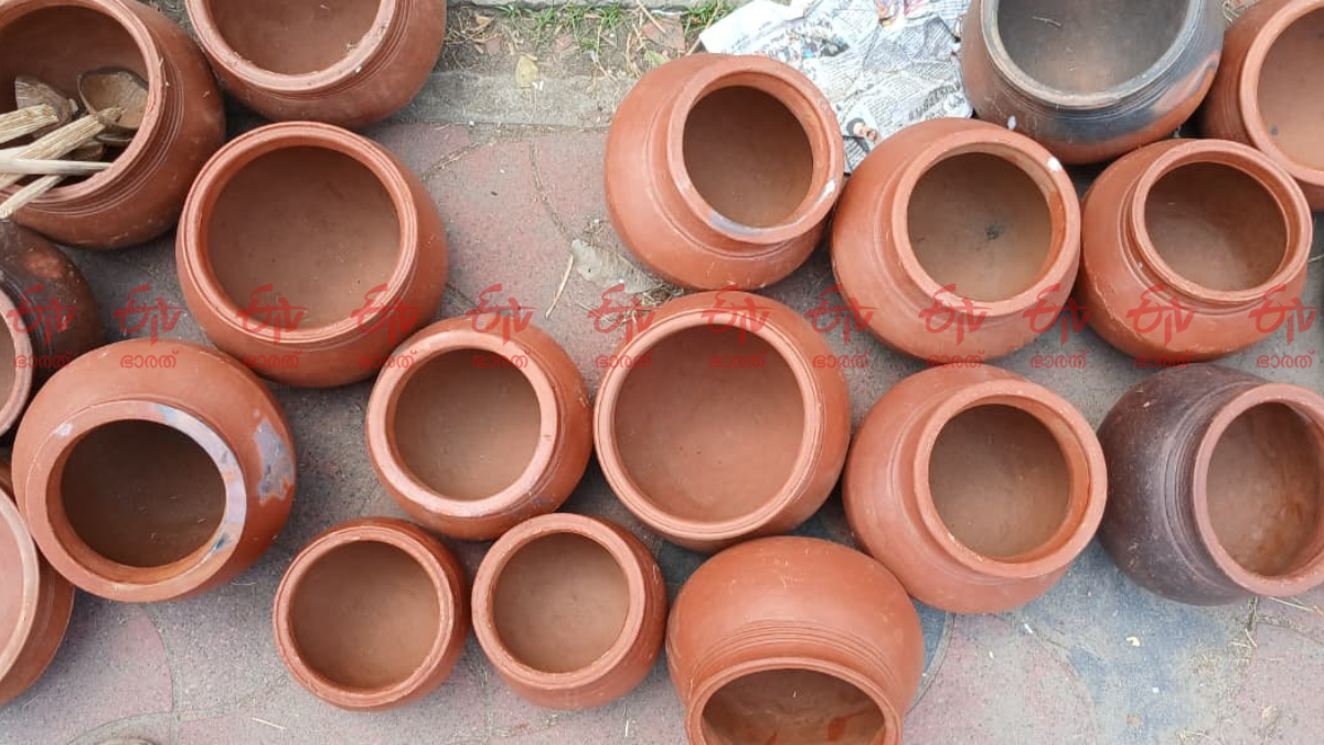 ആറ്റുകാൽ ദേവി ക്ഷേത്ര ഉത്സവം തിരുവനന്തപുരം ആറ്റുകാൽ പൊങ്കാല ലക്ഷക്കണക്കിന് ഭക്തർ പൊങ്കാലയ്ക്ക് ഗിന്നസ് ബുക്കിൽ ഇടംനേടിയ പൊങ്കാല