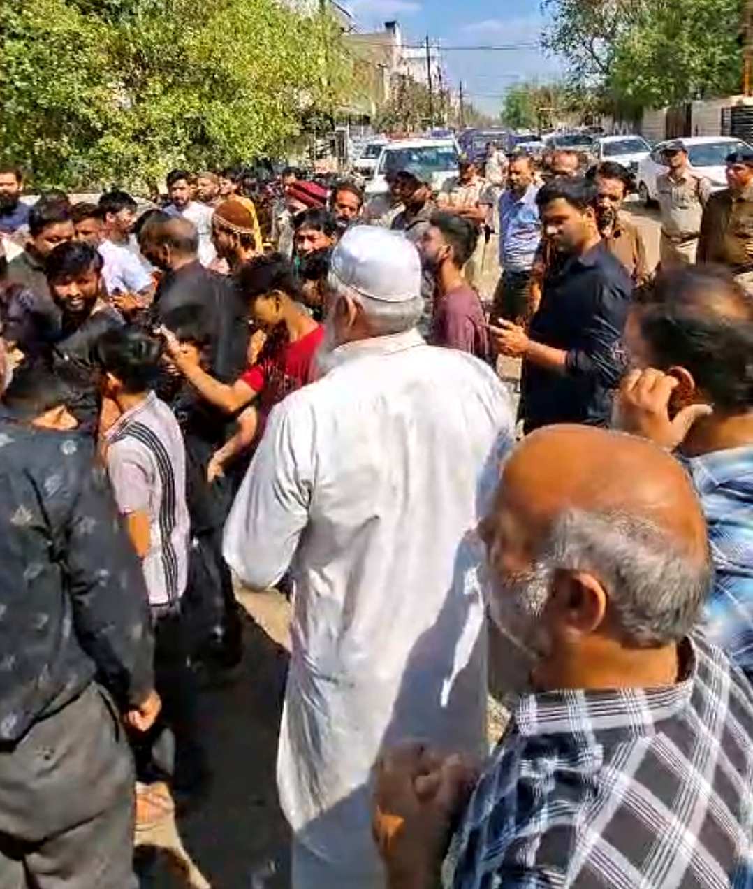 RAISE SLOGANS AGAINST US AND ISRAEL IN BHOPAL