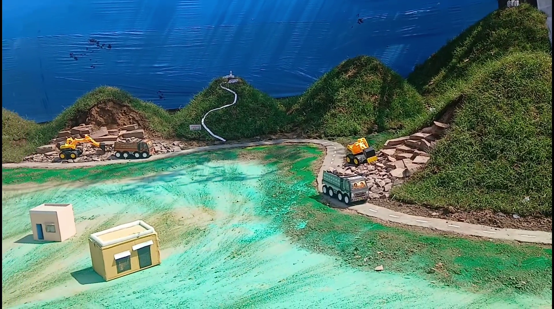 अरावली बचाओ संदेश को लेकर झांकी