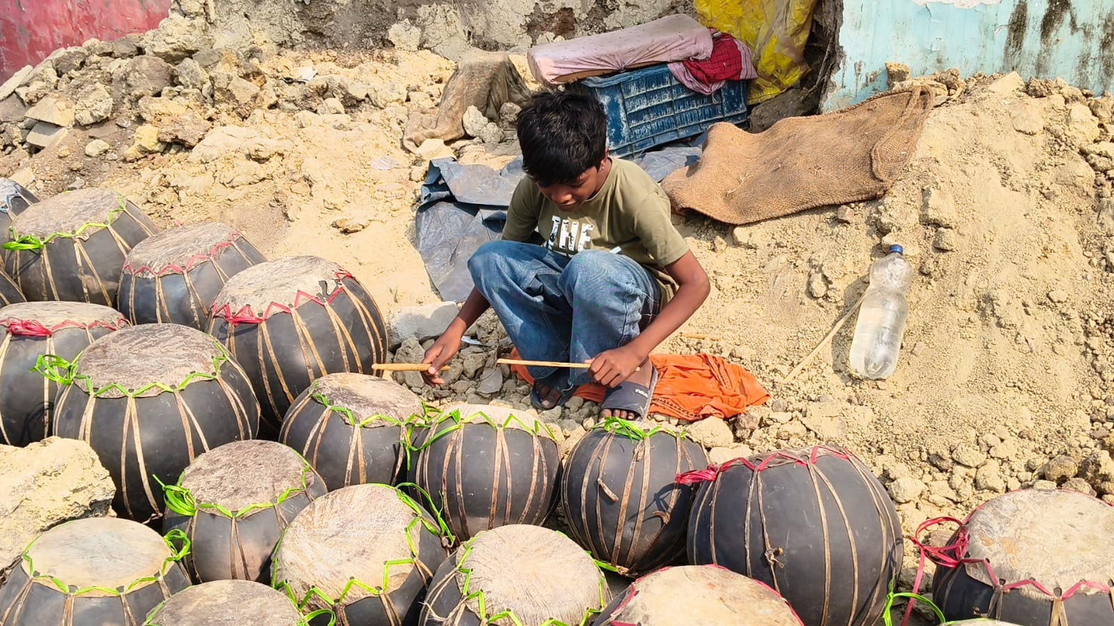 TANK AND GUN THEMED PICHKARI