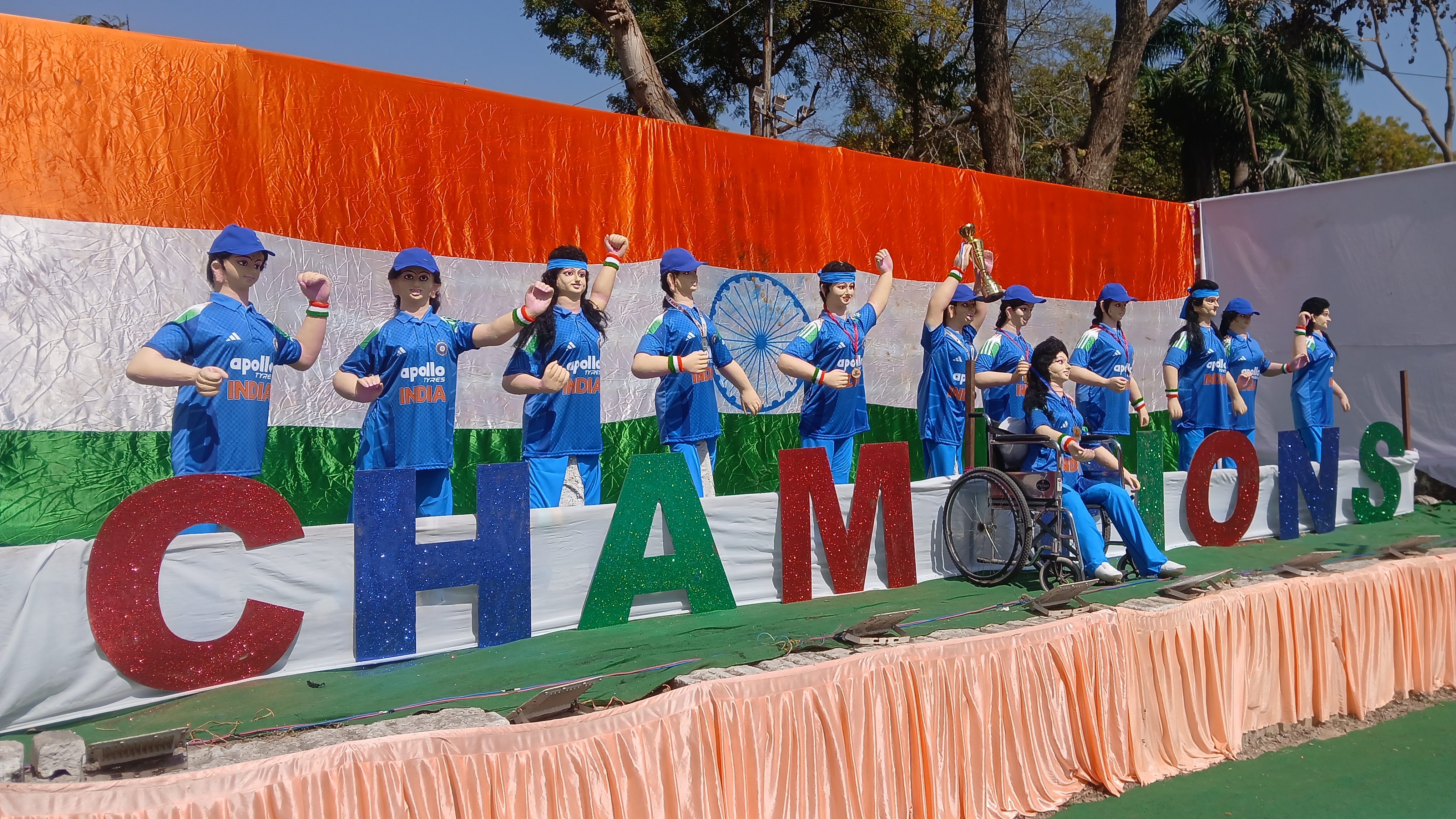 वर्ल्ड कप विजेता महिला भारतीय क्रिकेट टीम की झांकी