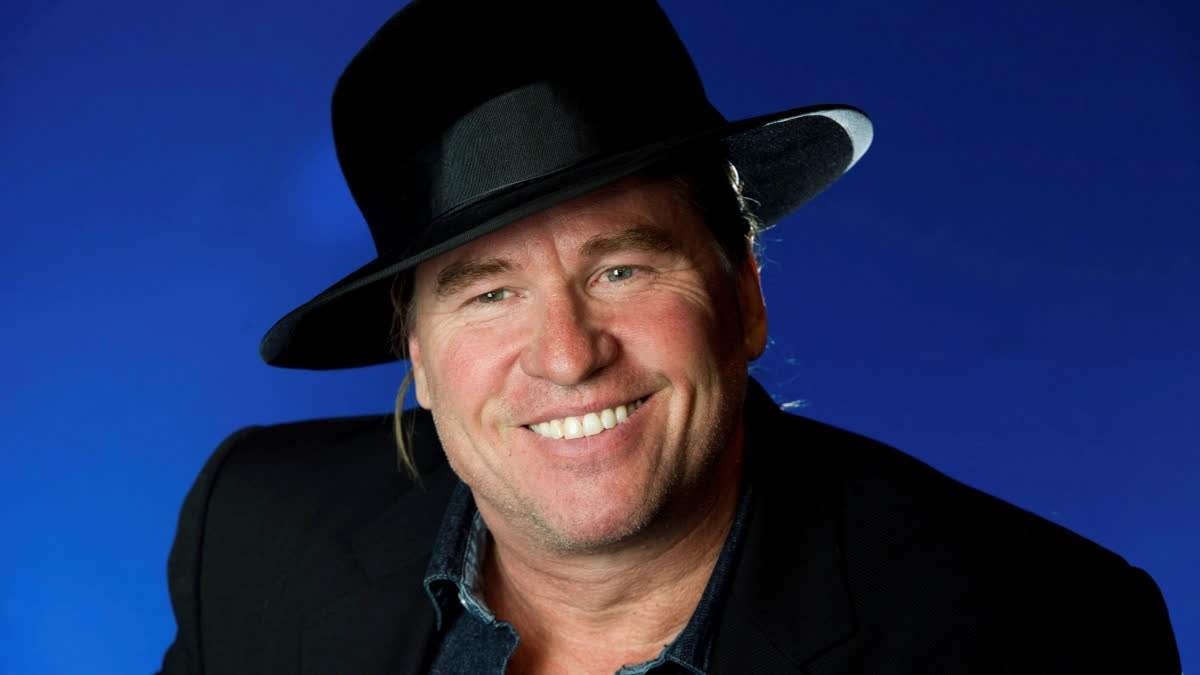 Val Kilmer, Star of Top Gun and Batman Forever, Dies at 65 Hollywood actor Val Kilmer