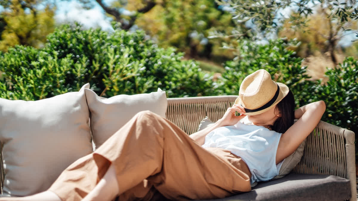 Phone Addiction: Helpful Tips To Manage Social Media Anxiety And Take A Digital Detox Social media can add to stress, anxiety, and even decline in mental health (Representational Image)
