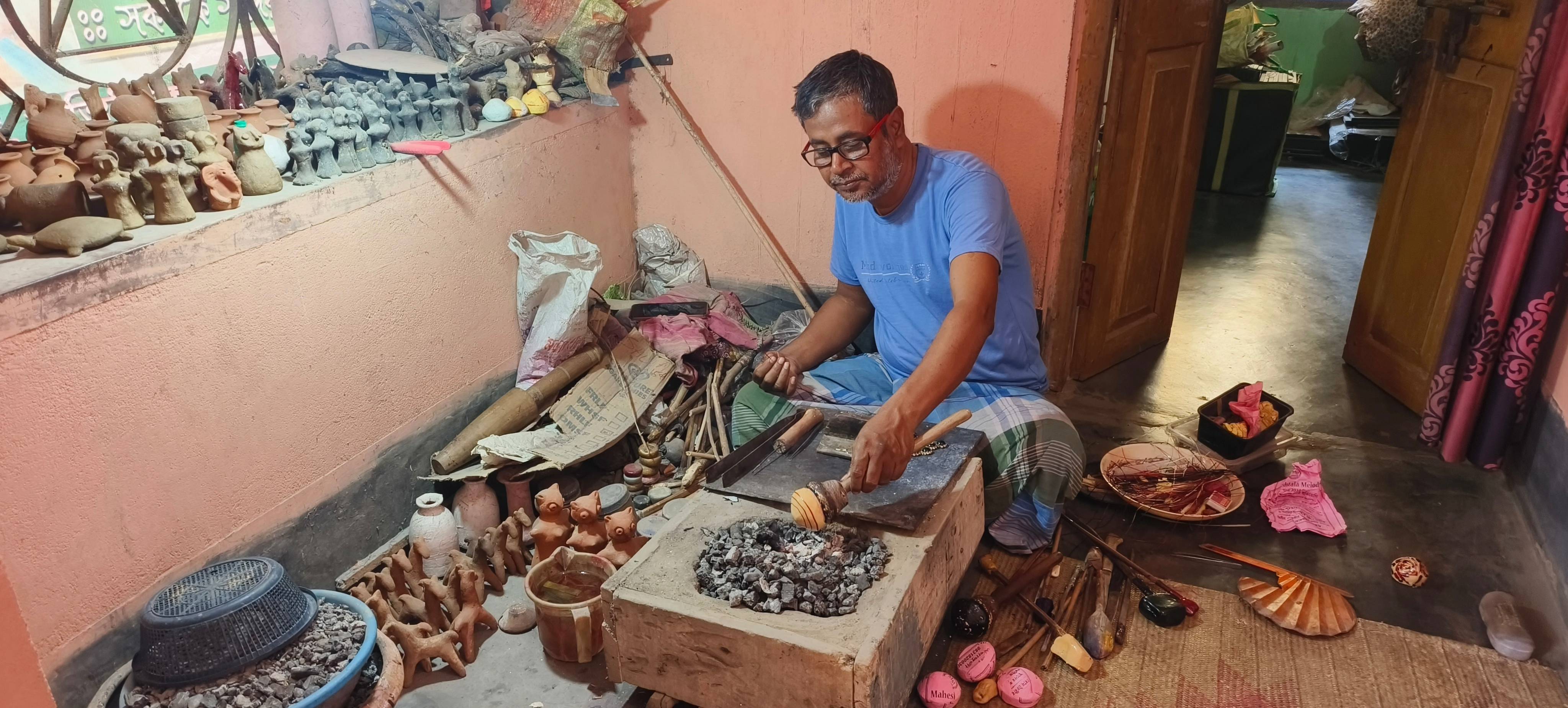 West Bengal's Ancient Gala Art Doyen Yusuf Ali Seeks Govt Aid To Revive Industry