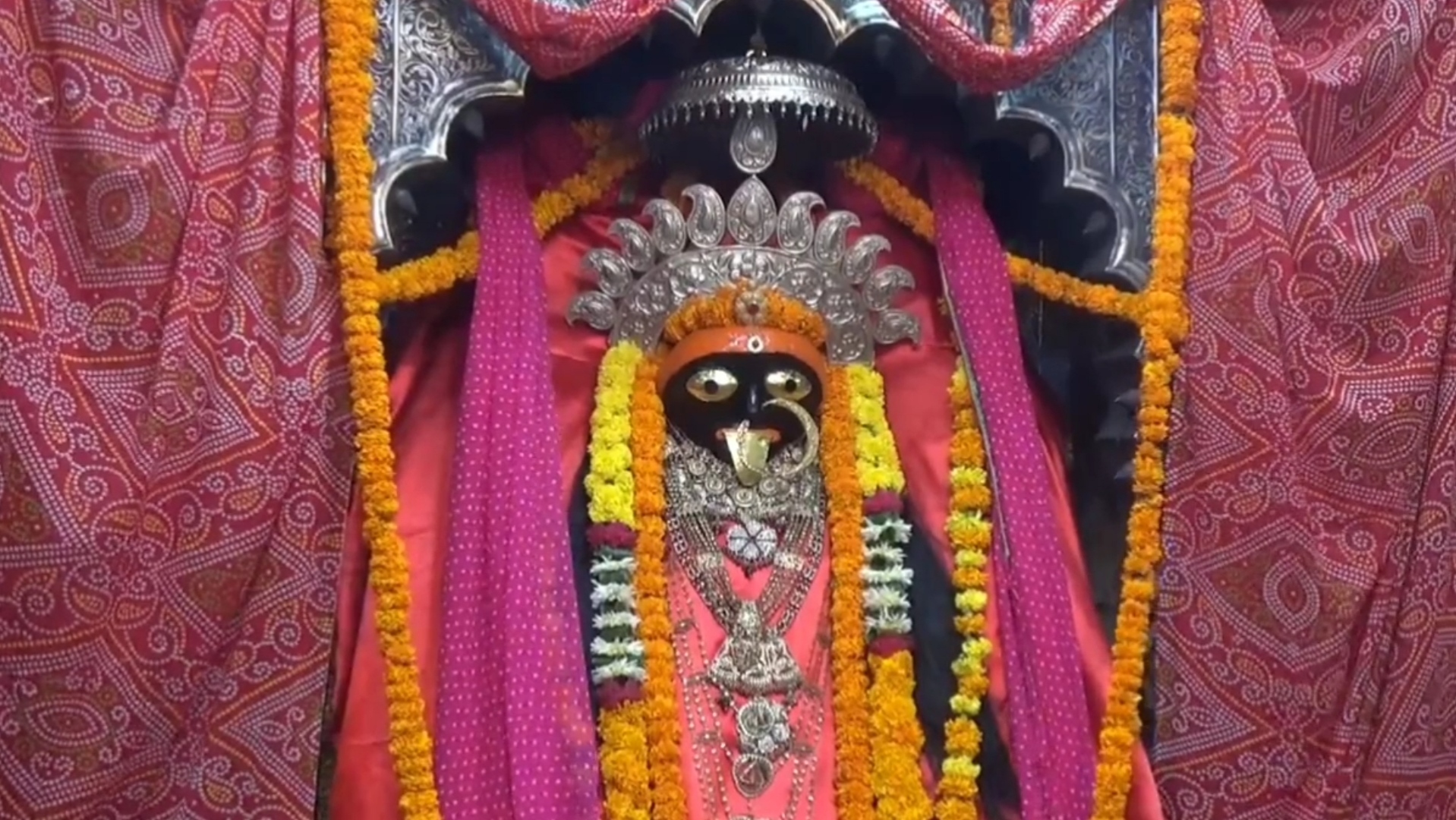 एमपी के 450 साल पुराने मंदिर का रोचक है इतिहास, मां की महिमा का रीवा राजघराना था मुरीद