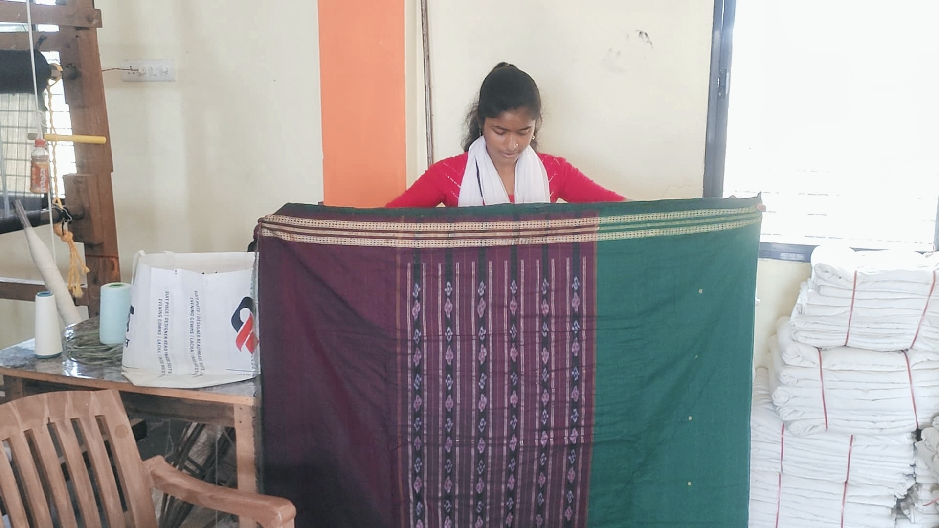 Dhamtari Women In Chhattisgarh Weave Success With Sambalpuri Handloom From Odisha