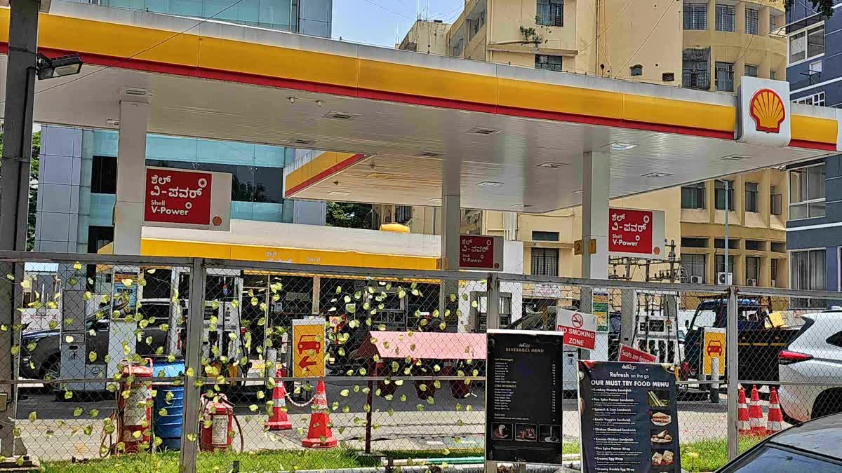 ದೇಶಾದ್ಯಂತ ಪೆಟ್ರೋಲ್ ಮತ್ತು ಡೀಸೆಲ್ ದರ ಏರಿಸಿದ ನಯಾರಾ, ಶೆಲ್ ; ಬೆಂಗಳೂರಿನಲ್ಲಿ ...