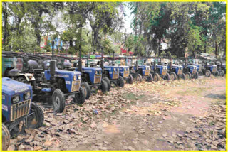 Rust in garbage pickup tractors in Faridabad