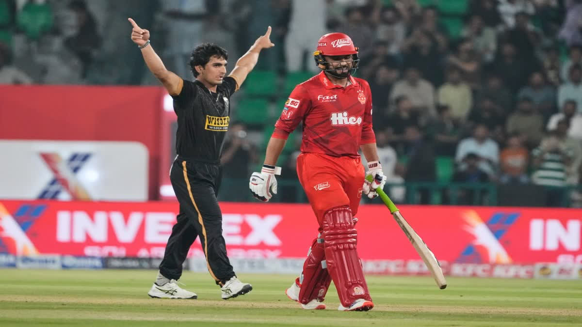حیدرآباد فائنل میں پہنچ گیا، اسلام آباد یونائیٹڈ آخری چھ گیندوں پر چھ رنز بنانے میں ناکام psl 11 eliminator 2 hyderabad kingsmen qualify for final by defeating Islamabad united Urdu News