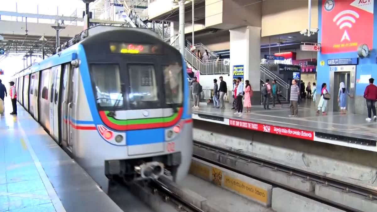 ప్రభుత్వ ఆధీనంలోకి హైదరాబాద్ మెట్రో