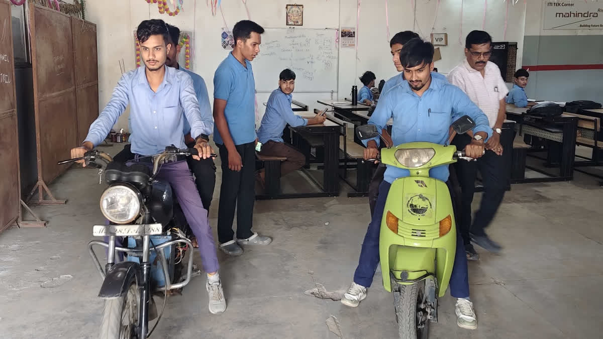 Madhya Pradesh ITI Instructor Leads Students In Converting Old Two Wheelers Into Electric Vehicles