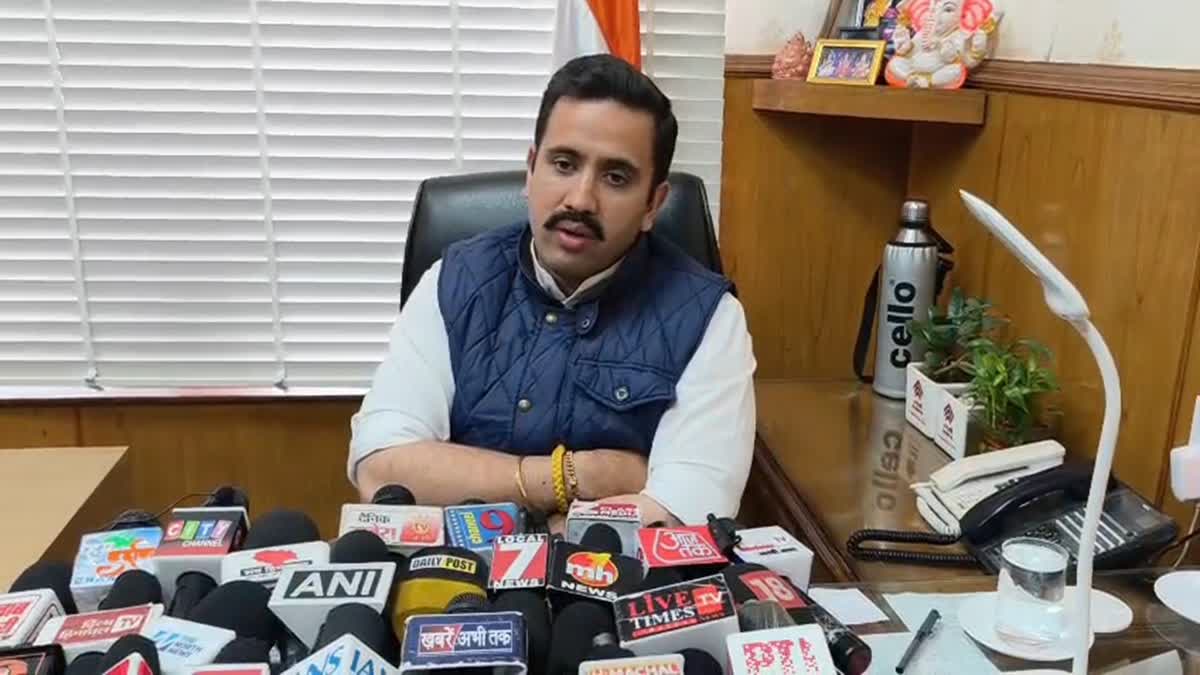 कैबिनेट मंत्री विक्रमादित्य सिंह