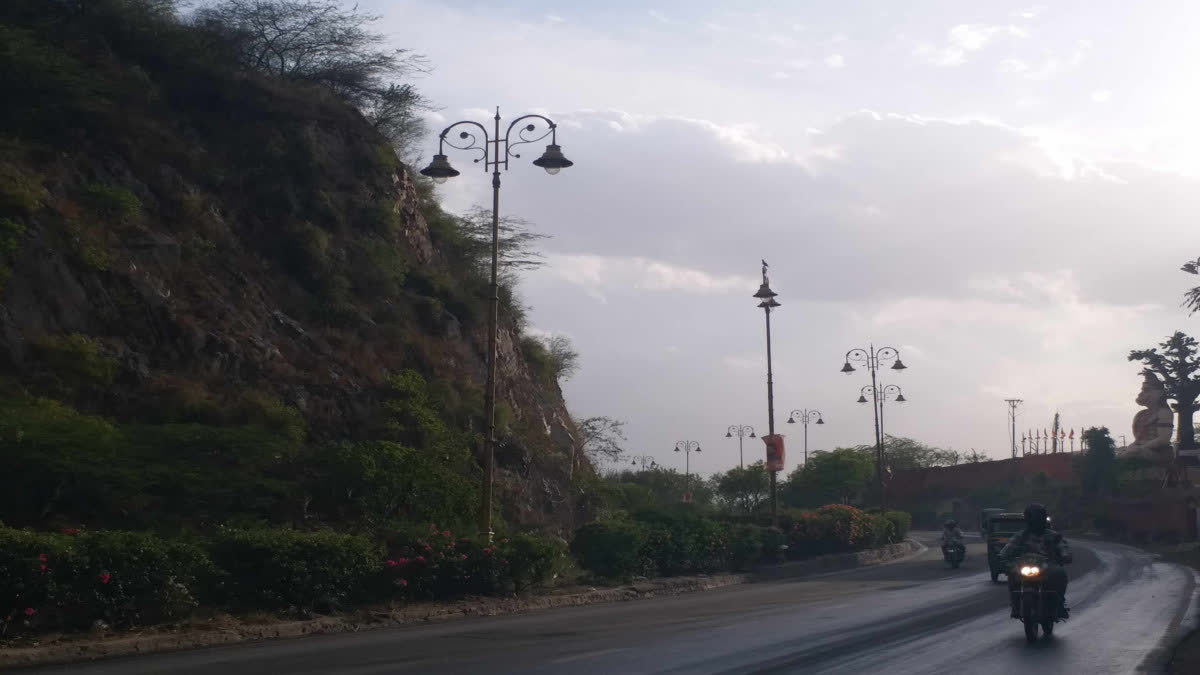 The scene on the streets of Jaipur after the rain