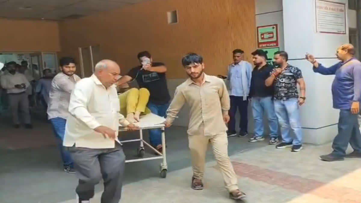 Rohtak Civil Hospital Data Entry Operator Suicide Attempt Admitted in PGIMS