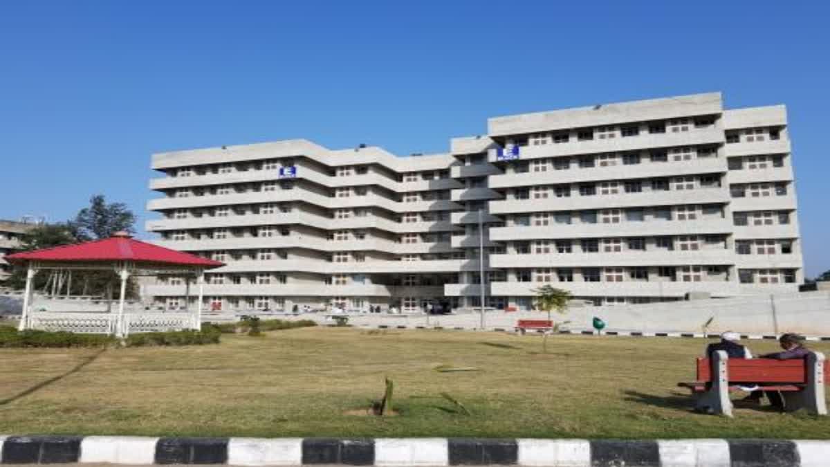 Twenty four year old doctor commits suicide at GMCH-32 in Chandigarh
