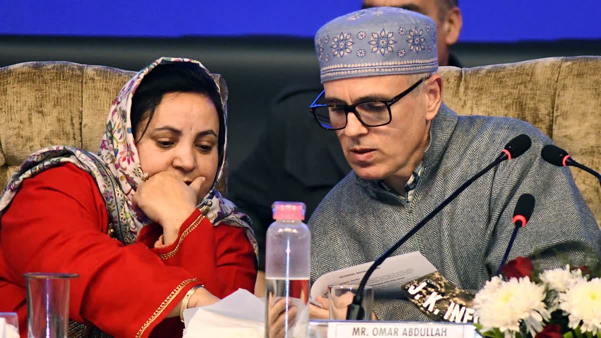 J&K CM Omar Abdullah(R) with minister Sakeena Itoo