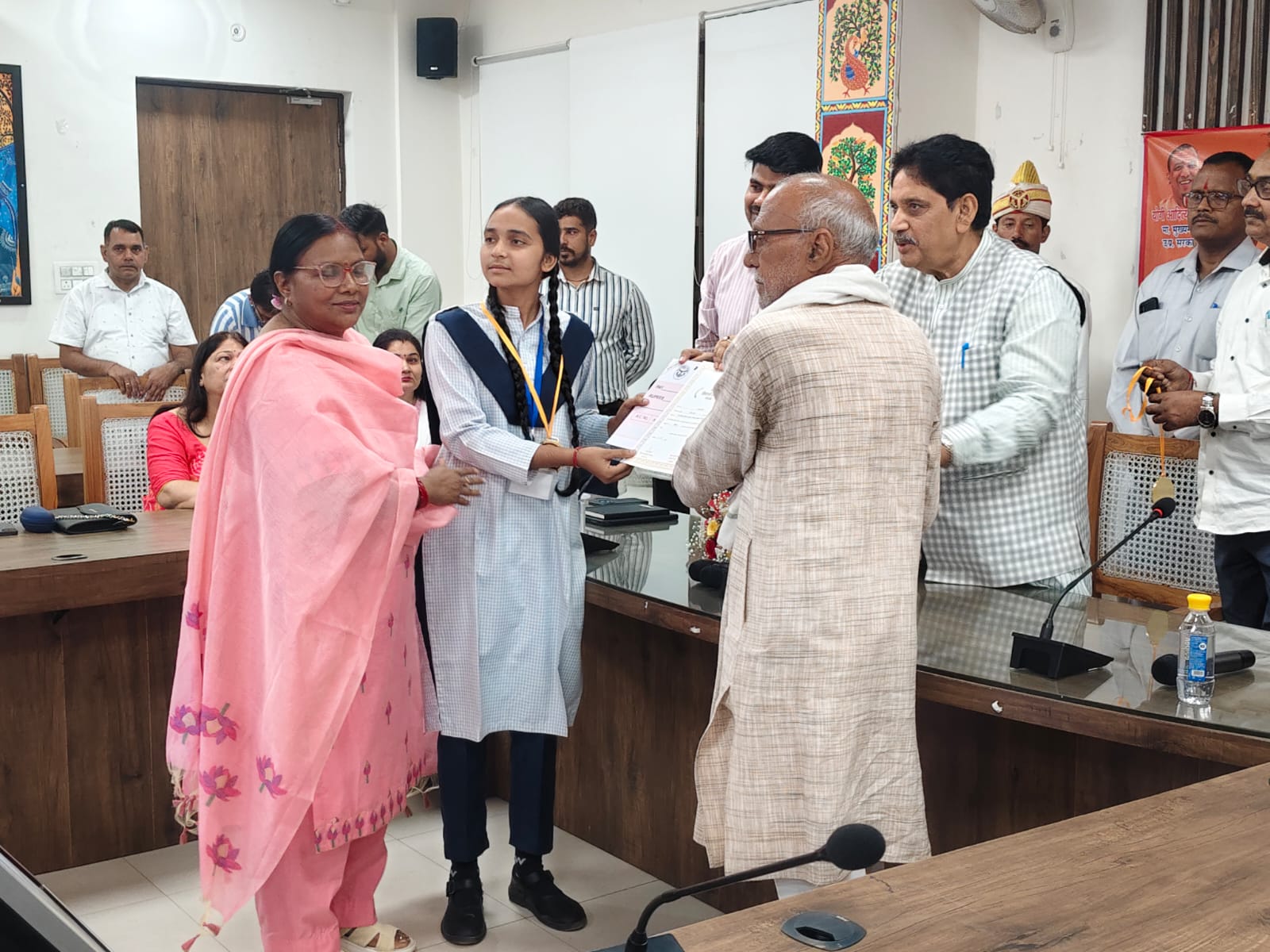 सर्वोदय विद्यालयों की छात्रा को मिला सम्मान.