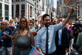 Zohran Mamdani wins New York City s Democratic mayoral primary defeating ex Gov Andrew Cuomo Urdu News