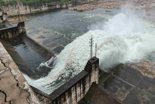 डैम से पानी की निकासी