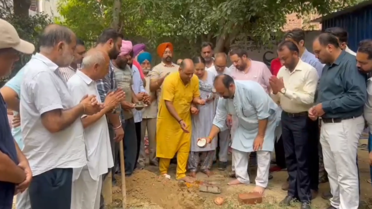 People installed a water pump themselves in Barnala