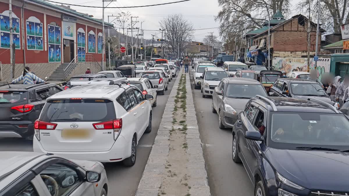 Two Lakh 'Dead Vehicles' Pile Up In Jammu Kashmir Sans Scrapping Policy