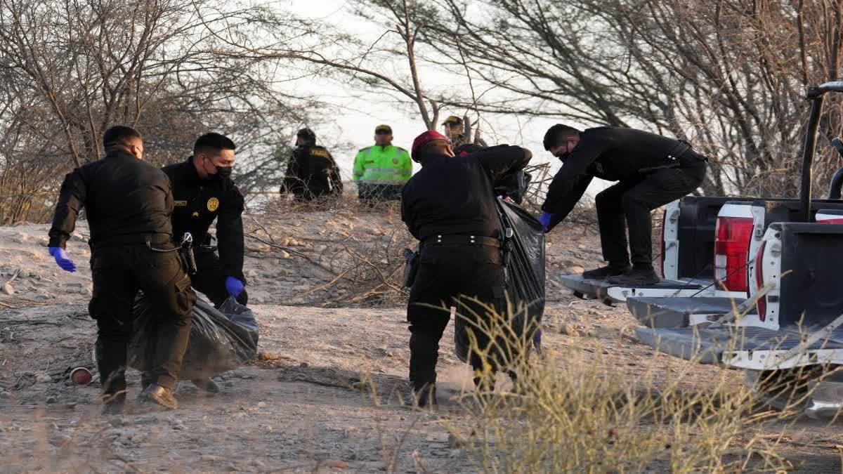 13 killed in tourist plane crash in Peru