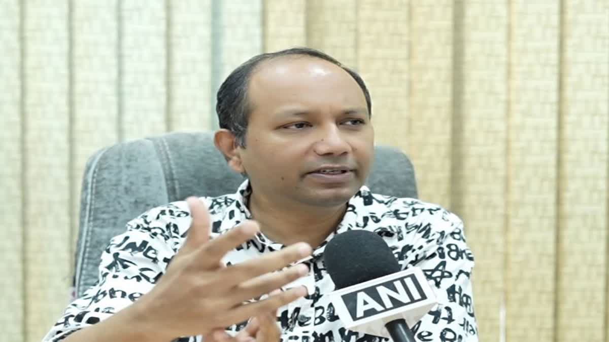 IIT MANDI  DERICKS P SHUKLA  study on glacial lakes  Causes and Consequences ice Melting