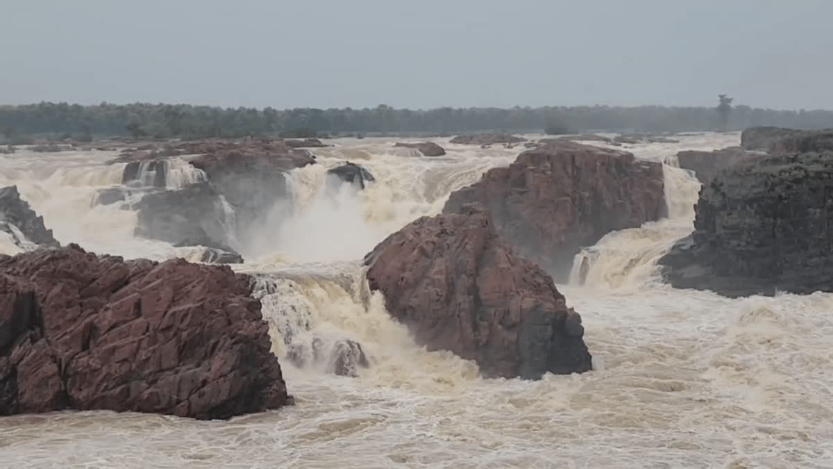 CHHATARPUR RANEH WATER FALL