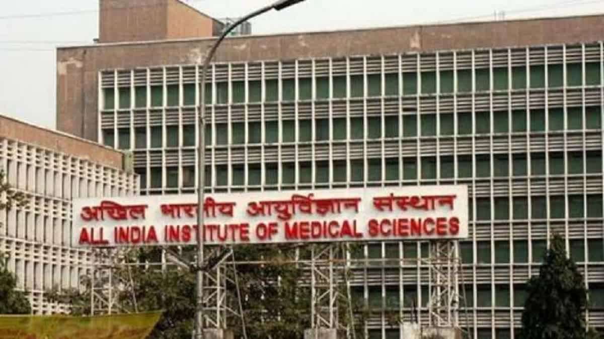 15 year old girl dies at aiims dies after waiting 13 years for heart surgery, Urdu News