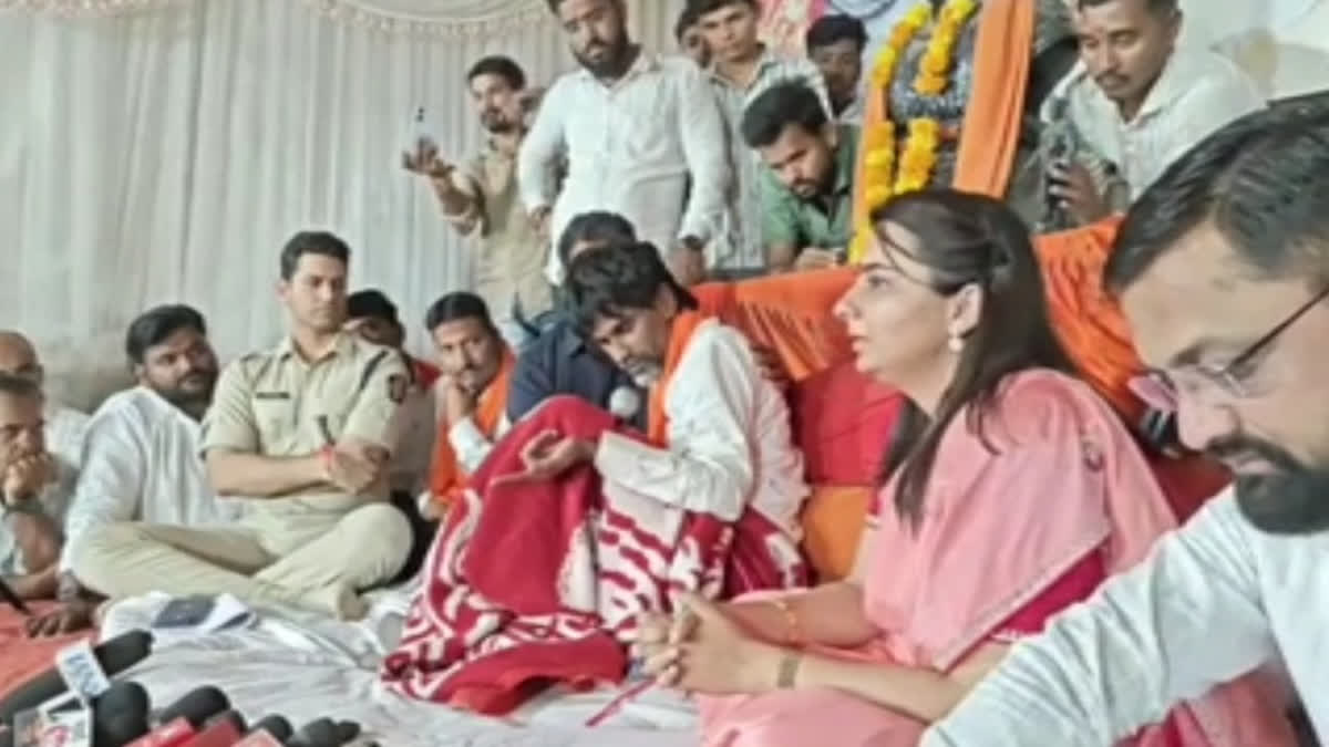 Maratha Quota Protest: Talks With Jarange Fail, Jalna Collector's 'Hang Myself' Remark Sparks Controversy