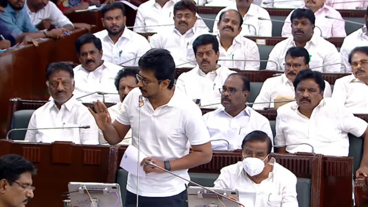 சட்டமன்றத்தில் உதயநிதி ஸ்டாலின்