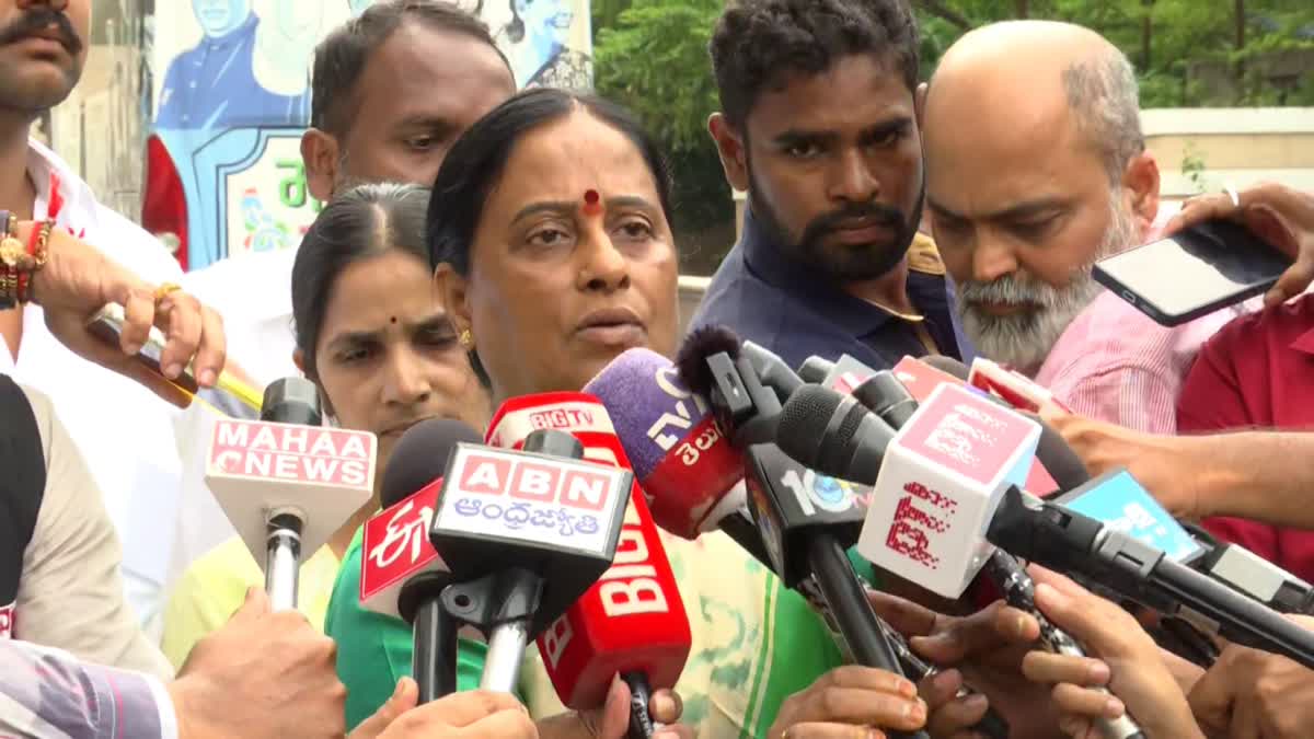 Minister Konda Surekha Shocking Comments